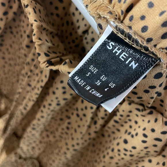 Brand new SHEIN dotted pattern mini skirt - Picture 3 of 3